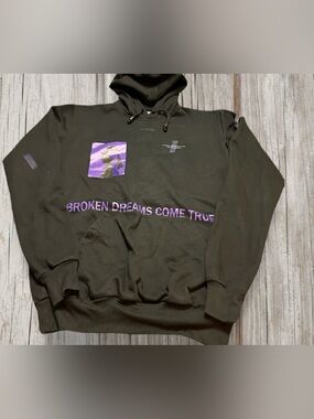 UNUSUAL JUNO Crewneck Sweatshirt with Purple Graphic and Text L